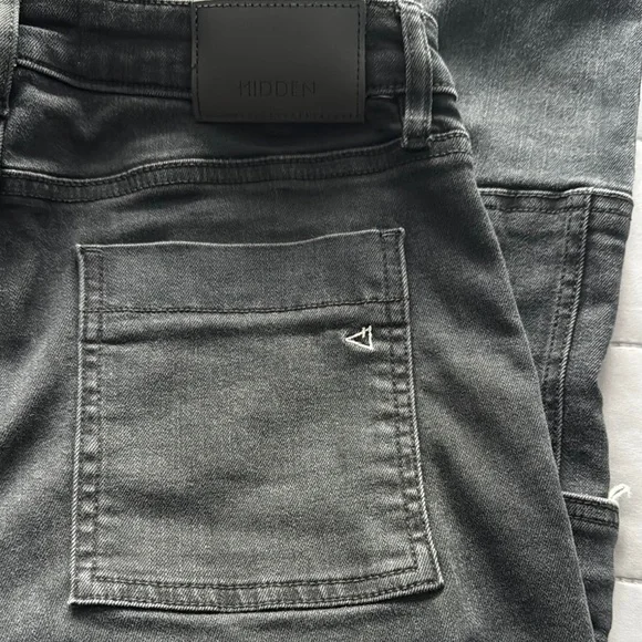 Hidden Black Cargo Pants - Picture 6 of 6